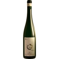 Der Riesling Saarfeilser Faß 13 GG aus dem Jahr 2021 vom Weingut Peter Lauer zeigt eine beeindruckende kühle Nase mit Aromen von Schiefergestein