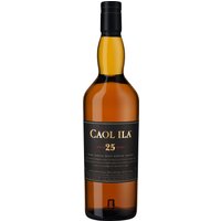 Diesen Islay Single Malt Scotch Whisky von Caol Ila gibt es nur in limitierter Edition. 25 Jahre hatte er Zeit zum Reifen und präsentiert sich nun leuchtend gold im Glas. In der Nase zeigen sich Noten von getrocknetem Obst und eine feine Würze