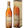 Von den drei Anbaugebieten von Armagnac in der Gascogne ist "Bas Armagnac" sicherlich jenes mit dem besten Renommee. Das dort ansässige Weingut Château de Laubade setzt auch in anderer Hinsicht auf Qualität: Es stellt als einziger Armagnac-Produzent seine eigenen Fässer her - traditionell aus Gascogne-Eiche. Für Ihren exzellenten Bas Armagnac VSOP erhielt das Château de Laubade 2011 die World Spirit Award Goldmedaille.