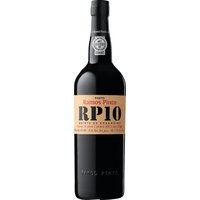 Der Ramos Pinto 10 Years Old Tawny Port wird aus Grundweinen hergestellt