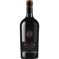 Dieser in früheren Jahrgängen gleich mehrfach ausgezeichnete Montepulciano gehört zu den Spitzenweinen seiner Gewichtsklasse aus den Abruzzen. Ein Bouquet von Veilchen und Waldbeere macht neugierig auf mehr. Ausgeprägte Brombeernoten sowie Aromen von Sauerkirsche und Mandarine vereinen sich mit der Würze von Tabak und Leder in einem beeindruckenden Körper samt straffer Tanninstruktur. Im Abgang lang und saftig.