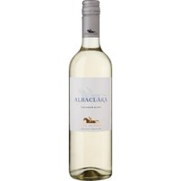 Der Albaclara Sauvignon Blanc aus dem Leyda-Tal in Chile überzeugt mit seinem frischen Bouquet und seinem klaren