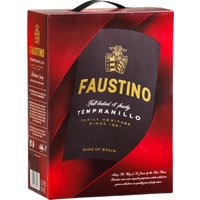 Dieser Tempranillo des Traditionsweinguts Faustino präsentiert sich hier in der praktischen Bag-in-Box. Der geschmeidige Wein punktet hauptsächlich durch seine weiche Tanninstruktur und die intensiven Fruchtnuancen. In der Nase wie am Gaumen treffen reife rote Beeren auf dunkle Kirsche. Die kräftigen Fruchtaromen werden von feinen Vanillenoten und einem Hauch Würze begleitet. Im Finale offenbaren sich schließlich zarte Holztöne.