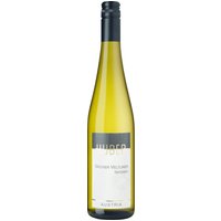 Der Grüne Veltliner Terrassen vom Weingut Markus Huber wird aus hochklassigen Trauben hergestellt