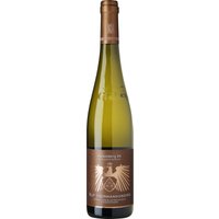 Die VDP Große Lage Felsenberg ragt steil über der Nahe auf. Rotes Vulkangestein und die Ausrichtung nach Südsüdwest verleiht diesem Riesling GG vom Gut Hermannsberg neben seiner kühlen Eleganz eine gefällige Fruchtnote. Eine steinige Mineralik steht hier im Vordergrund und wird mit den Aromen von Kräutern