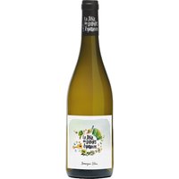 Der Sauvignon Blanc La Java des Grandes Espérances fließt in einem zarten Goldgelb mit hellen Reflexen ins Glas und verströmt bereits beim Eingießen verführerische Aromen von exotischer Frucht und herber Grapefruit