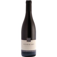 Der Bertrand Bachelet Pommard 2019 von der Domaine Bertrand Bachelet ist ein prächtiger Vertreter aus der Côte de Beaune. Dieser tiefrote Rotwein entfaltet Aromen von reifen roten Früchten