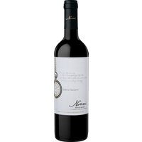 Der Nonni Cabernet Sauvignon von Familia Innocenti aus dem Jahr 2017 besticht durch markante Aromen von schwarzen Johannisbeeren und Brombeeren