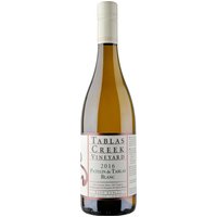 Tablas Creek Vineyard Patelin de Tablas White 2018 stammt aus Kalifornien und vereint die Kultur der Rhône-Weine mit kalifornischer Innovation. In der Nase entfalten sich intensive Noten von Nektarinen