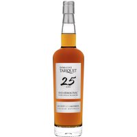 In einer betörenden goldenen Farbe mit orangefarbenen Akzenten präsentiert sich der Armagnac Domaine Tariquet Pure Folle Bl. 25 Ans. Die Nase wird von cremigem Karamell und Gebäckaromen verführt