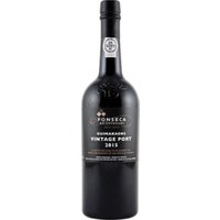 Der Fonseca Guimaraens Vintage Port 2015 präsentiert sich in einer fast schwarzen