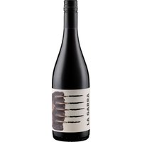 La Garra von Bodegas Piedemonte aus Navarra ist ein intensiver Rotwein des Jahrgangs 2022. In tiefem Rubinrot leuchtend
