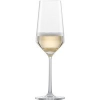 Prickelndes Erlebnis Das Champagnerglas der Serie Pure von Schott Zwiesel präsentiert Champagner und hochwertige Sekte von seiner besten Seite. Das Tritan®-Kristallglas sorgt für Robustheit und Alltagstauglichkeit. Durch den schlanken Kelch und den Moussierpunkt wird die Perlage zu einem prickelnden Erlebnis. Höhe: 234 mm Dieses Produkt ist maschinengeblasen. 2 Stück pro Karton.