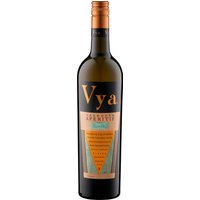 Mit dem Quady Vya Vermouth aus Kalifornien präsentiert Quady Winery eine bemerkenswerte Kreation. Die Basis bildet eine Mischung von Trauben