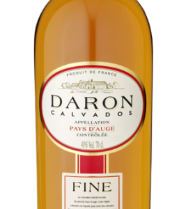 Der Fine Calvados aus der Top-Region Pay d’Auge entführt in die edle Welt des Calvados. Überraschend fruchtig