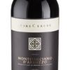 Dieser Montepulciano Riserva reifte 24 Monate in Fass und Flasche. Durch den attraktiven Preis stellt er etwas ganz Besonderes dar. Nicht nur für Italien-Fans!