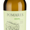 Die Trauben für diesen portugiesischen Vorzeige-Weißwein wachsen in traumhafter Lage im Douro-Tal auf Schieferböden. Die Ernte erfolgt strikt per Hand.