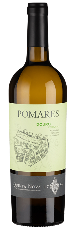 Die Trauben für diesen portugiesischen Vorzeige-Weißwein wachsen in traumhafter Lage im Douro-Tal auf Schieferböden. Die Ernte erfolgt strikt per Hand.
