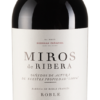 Als ‚Roble‘ verkörpert dieser Wein die kraftvolle Jugend eines Rotweins aus Ribera del Duero. Intensive Beeren-Aromatik trifft auf dezente Holzanklänge.