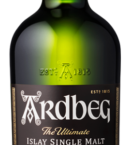 Die mit Kritikerlob überhäufte Abfüllung von Ardbeg verkörpert den Islay Single Malt wie kaum ein anderer Whisky: klares Must-have für Whisky-Fans.