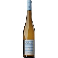 Der VDP Gutswein Riesling vom Kalkstein des Weinguts Wittman in Rheinhessen wächst auf den typischen Kalkböden in Westhofen. Das Weingut arbeitet seit Mitte der 80er-Jahre biozertifiziert und strebt klar strukturierte Weine an