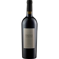 Die Kreation "Castalides Edition La Grange" aus dem Jahrgang 2019 von der Domaine de la Grange des Pères ist ein Ausdruck des Terroirs des Languedoc-Roussillon. Im Glas zeigt sich der Wein in leuchtendem Rubinrot und entfaltet ein aromatisch vielschichtiges Bouquet. Intensive