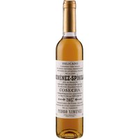 Der Ximénez-Spinola PX Cosecha offenbart eine beeindruckende Vielfalt an Aromen. Die golden schimmernde Farbe ist der Einstieg in ein Bouquet von sonnengetrockneten Trauben