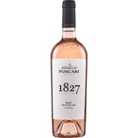 Der Rosé de Purcari 2023 aus der Region Cahul in Moldau glänzt als wahrer Allrounder für das ganze Jahr. Mit einem Anteil von 5% der autochthonen Traube Rară Neagră zeigt er seine Einzigartigkeit. Aromen von exotischen Früchten und einem Hauch von Zitrus prägen das Bukett