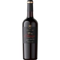 Der Cantine Due Palme Ettamiano Primitivo 2020 ist ein intensiver Rotwein aus dem Salento in Apulien. Er präsentiert sich tiefrot in der Farbe und offenbart ein reiches Bouquet an Aromen. Noten von Marmelade und eingelegten Früchten