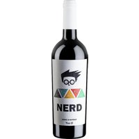 Der Ferro13 Nerd Nero d'Avola Sicilia DOC ist ein Rotwein aus dem Jahrgang 2022. Die Trauben für diesen bemerkenswerten Wein gedeihen entlang der Küste von Syrakus auf Sizilien