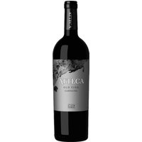 Ateca Atteca Old Vines Garnacha zeigt sich in tiefem Kirschrot und entfaltet in der Nase intensive Aromen von reifen roten Früchten wie Himbeeren