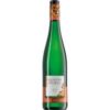 In seiner Vielschichtigkeit beeindruckt der 2023er Kloster Pforta Bacchus aus dem Anbaugebiet Saale-Unstrut. Dieser trockene Weißwein vom Landesweingut Kloster Pforta entfaltet ein harmonisches Zusammenspiel aus fruchtigen Aromen wie Orange und Holunder samt würzigen Noten von Kümmel und Eukalyptus. Seine feine Aromatik lässt sich bei einer Trinktemperatur von 9 °C besonders gut genießen und er begleitet hervorragend Geflügel