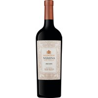 Bei einem Wein von Weltruf gilt das Augenmerk natürlich Argentinen. Die Bodega Salentein ist für einen südamerikanischen Kultwein gleichbedeutend wie die Region Mendoza selbst. Auf einer Höhe von von 700 bis 1.700 Metern wachsen hier die Rebstöcke für einen einmaligen Malbec. Im Numina spielen gleich drei Rebsorten harmonisch zusammen: Malbec gibt den Ton an