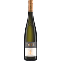 Eleganz und Tiefe spiegeln sich im 2018er Goldloch Riesling GG vom Schlossgut Diel wider. Im Glas entfaltet dieser Weißwein ein saftiges Zusammenspiel aus fruchtigen Aromen und dezenten Kräuternoten. Reife gelbe Früchte dominieren das Bouquet