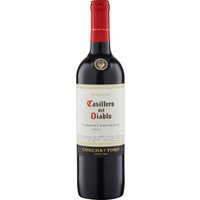 Concha y Toro präsentiert mit dem Casillero Del Diablo Cabernet Sauvignon 2022 aus der Valle Central Region Chiles einen charaktervollen Rotwein. Die intensive tiefrote Farbe und das komplexe Bouquet eröffnen ein Aromenspiel reifer Pflaumen und schwarzer Johannisbeeren