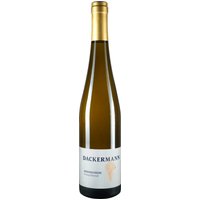 Der Dackermann Mondschein Riesling Réserve aus Rheinhessen präsentiert sich als ein besonderer Weißwein. Fruchtige Nuancen von Aprikose und Pfirsich prägen den Geschmack