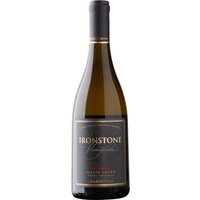 Der Ironstone Chardonnay Reserve aus dem Jahr 2021 verführt mit intensiven Aromen von Ananas und Mango