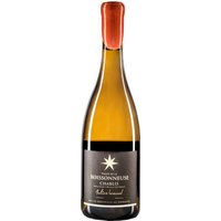 Der Chablis La Boissonneuse 2021 von Julien Brocard glänzt in hellem Strohgelb. In der Nase bezaubern Honig