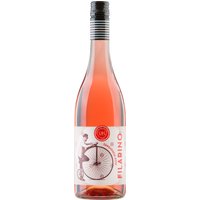 Poderi dal Nespoli präsentiert mit dem „Filarino Sangiovese Rosé“ einen lebendigen Jahrgang 2023 aus der Emilia Romagna. Der Roséwein besticht im Glas durch seine lebhafte Babyrosa-Farbe und verführt mit intensiven Aromen von reifen Erdbeeren