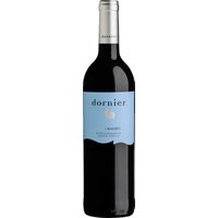 Ein charakterstarker Vertreter seiner Art: Der Dornier Malbec aus dem Jahr 2019 präsentiert sich als komplexer Rotwein aus der Region Western Cape in Südafrika. Mit seiner intensiven Fruchtfülle aus dunklen Beeren und saftigen Pflaumen begeistert er ebenso wie mit subtilen Noten von dunkler Schokolade und einem Hauch von Veilchen. Die Aromen werden durch feine Tannine und eine ausgewogene Textur harmonisch abgerundet. Die Trauben stammen vom höchstgelegenen Weinberg des Weinguts Dornier