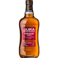 Das Finish in handverlesenen Rotweinfässern verleiht diesem Jura Single Malt Whisky Aromen von Waldfrüchten wie Himbeere und Erdbeere. Diese vereinen sich mit Noten von Sultaninen