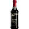 Niepoort Ruby beeindruckt durch seine frisch-jugendliche und fruchtige Art. Mit intensiven Aromen von dunklen Früchten versprüht er bereits im Duft eine erfrischende Note