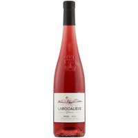 Die Domaine La Rocalière Rosé aus dem Jahrgang 2023 präsentiert sich in einer ansprechenden Roséfarbe. Er duftet nach roten Beeren wie Erdbeeren und Himbeeren