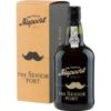 Niepoort The Senior Port Tawny Reserve Port zeigt im Glas ein helles Ziegelrot mit orangenen Reflexen. Am Gaumen entfaltet sich ein samtiges und elegantes Profil