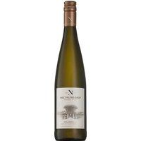 Der Neethlingshof Gewürztraminer verzaubert den Weißweinfan schon mit seinem hellen Zitronengelb im Glas und mit seinem wundervollen Duft