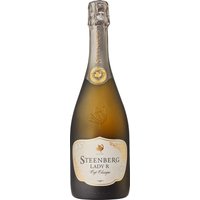 Der Steenberg Lady R Cap Classique funkelt in einem hellen Kupferfarbton im Glas. Der aromatische Schaumwein aus Pinot Noir (70%) und Chardonnay (30%) begeistert im Bouquet mit Aromen von Zitronenschale