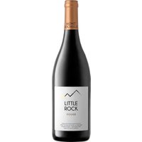 Der Mont Rochelle Little Rock Rouge zeigt sich tiefrot im Glas und verführt Rotweinliebhaber mit intensiven Aromen von dunklen Kirschen