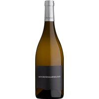 Der Dornier Moordenaarskloof Chenin Blanc 2021 verführt die Sinne mit einer faszinierenden Palette von Aromen. Noten von Karamell und Toffee verschmelzen harmonisch mit Anklängen von Weißblütigkeit und reifen