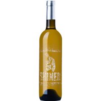 Mit einem lebhaften Grün verführt der Paserene The Shiner White direkt im Glas. In der Nase entfalten sich intensive Aromen von Tropenfrüchten wie Ananas und Melone