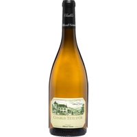 Die Chablis Cuvée Tête d'Or des Jahrgangs 2022 von Domaine Billaud Simon fasziniert mit einer attraktiven weiß-goldenen Farbe und einem zarten grünen Schimmer. In der Nase zeigen sich Zitrusnoten und weiße Blumendüfte. Am Gaumen überzeugt der Wein mit Raffinesse